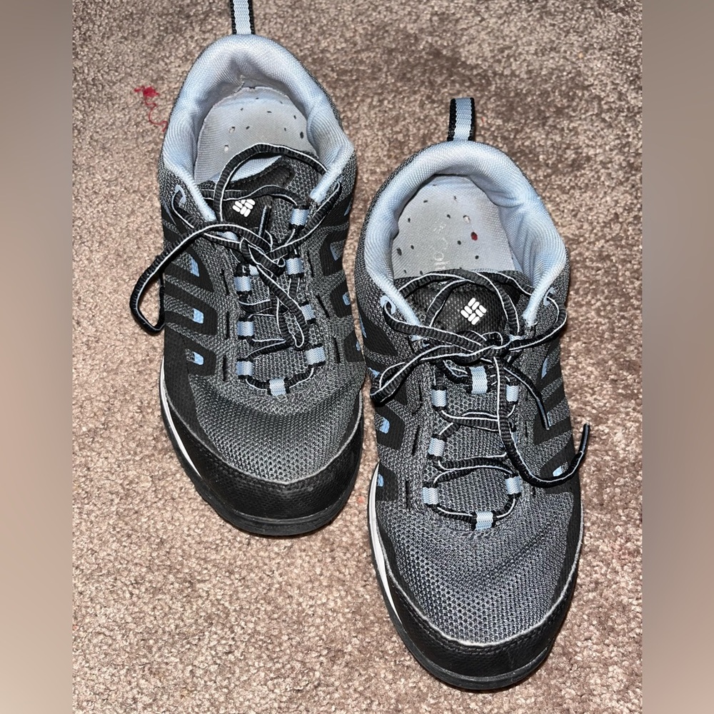 Columbia Women’s Vapor Vent Hiking Shoe Size 8 Black/blue